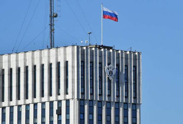 Заочно осужденного в России журналиста признали иноагентом