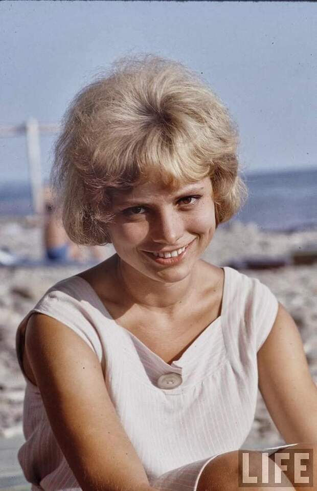 sovietyouth03 Советская молодежь 60 х на пляже: фотографии Билла Эпприджа