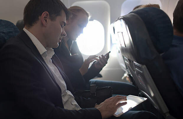Шадаев анонсировал повсеместное внедрение Wi-Fi на самолетах в 2028 году