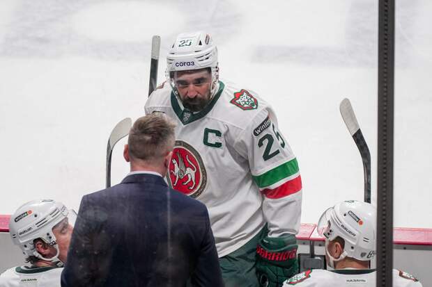 Зарипов рассказал, почему решил продолжить карьеру хоккеиста