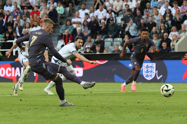 Сборная Англии разгромила боснийцев, Кейн забил гол