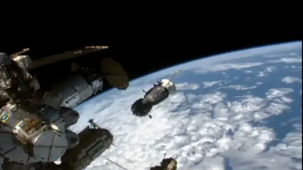 Корабль «Союз МС-18» начал стыковку с модулем «Наука»