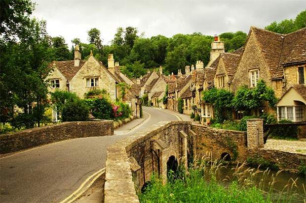 castle-combe