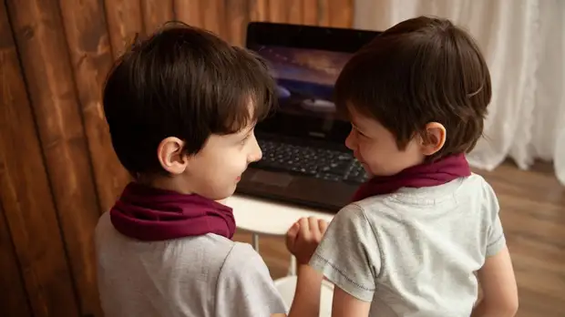 Детский омбудсмен Москвы прокомментировала ситуацию с регистрацией детей в соцсетях