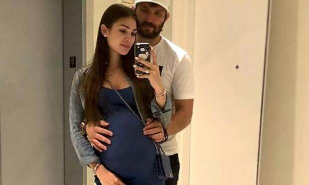 Дочь Глаголевой родила Овечкину первенца