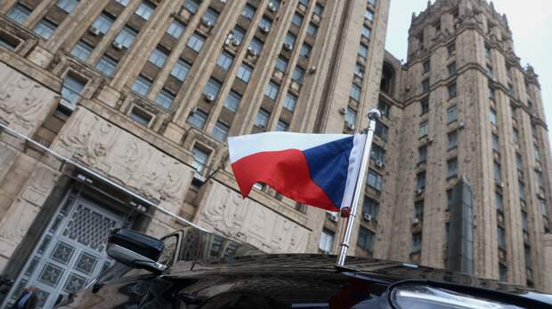 В Чехии вскрылась секретная схема: вот кто снабжает Киев оружием