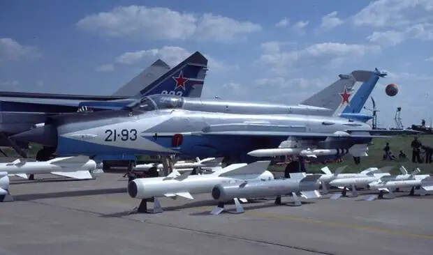 Mikoyan-GurevichMiG-21-93.jpg