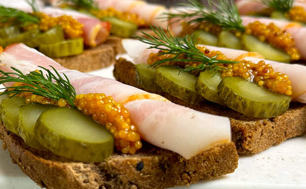 Бутерброды «Выручайка»: быстрая закуска из того, что уже есть в холодильнике