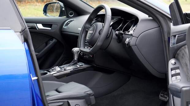 Россиянам напомнили о новом повышении утильсбора с 1 января