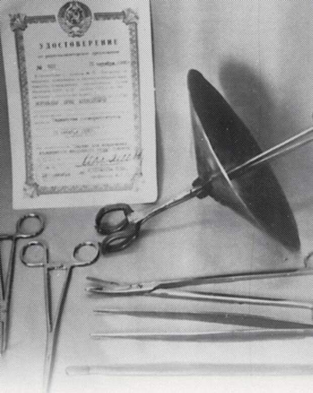 Медицинские инструменты для проведения операции. война, врач, операция