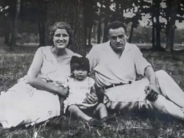 Сергей Королев с женой Ксенией и дочерью Наталией.