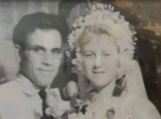 Певец Стас Михайлов опубликовал фото со свадьбы своих родителей