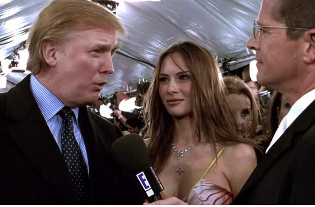 Дональд Трамп с Меланией в комедии "Образцовый самец". 2001 год.