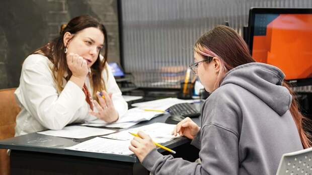 Окружить работой: количество вакансий на рынке труда превысило число незанятых