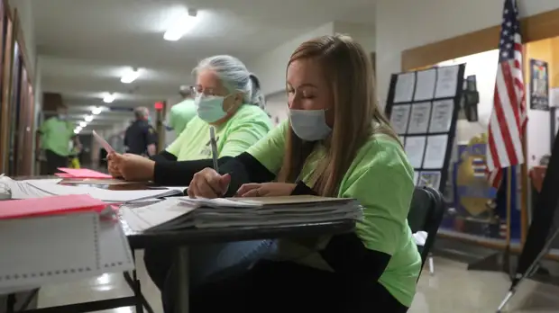 «Добиться справедливости»: для чего Трамп потребовал приостановить подсчёт голосов в ряде штатов