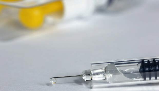 Собянин: Вакцинация от COVID-19 развёрнута в 70 поликлиниках