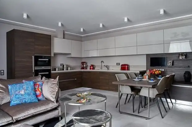 Кухня с современной мебелью без ручек. Кухня с современной мебелью без ручек.