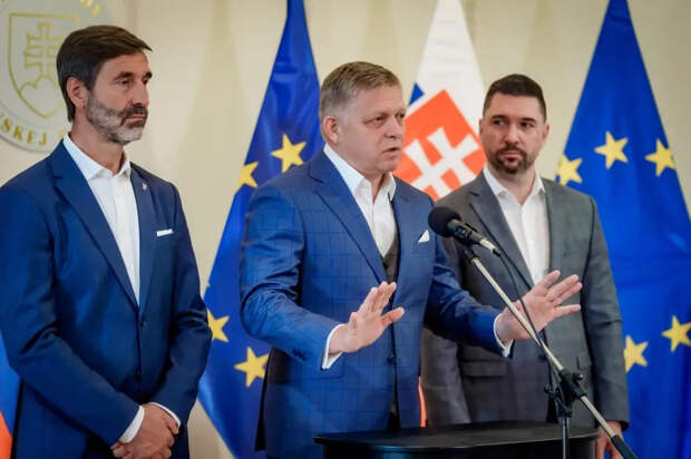 Премьер Словакии назвал антироссийские санкции ЕС «идиотскими» и указал на одержимость Брюсселя Россией