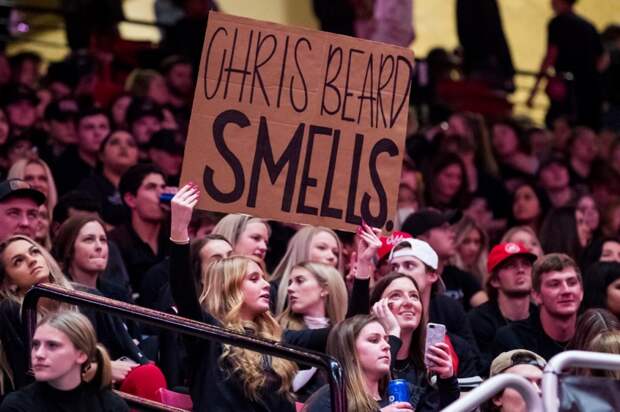 Texas Coach Chris Beard Confronts OU Fan Who Taunted Him And Called Him A 'Traitor'