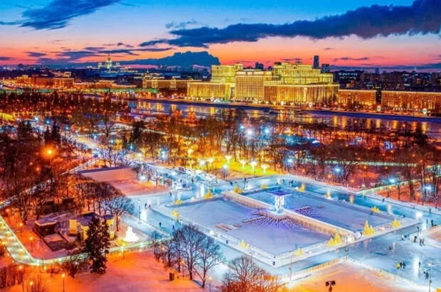 Французский журналист Браяр восхитился Москвой, назвав город невероятным