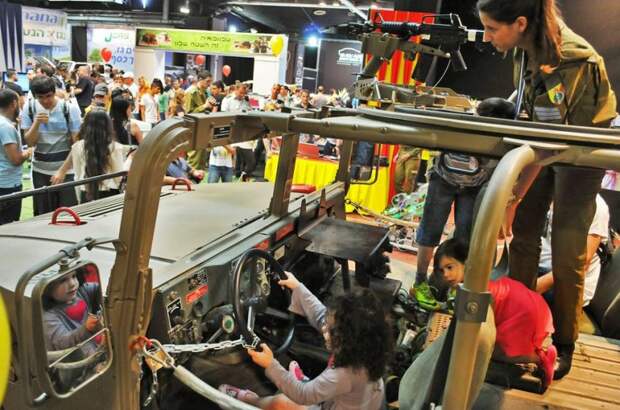 Автомобильная выставка в Тель-Авиве авто, выставка, тель-авив