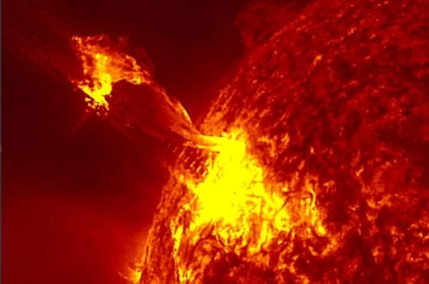 Астроном объяснил неожиданное возобновление сильных вспышек на Солнце