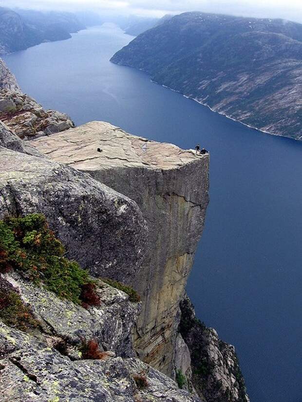 Отвесная скала фото