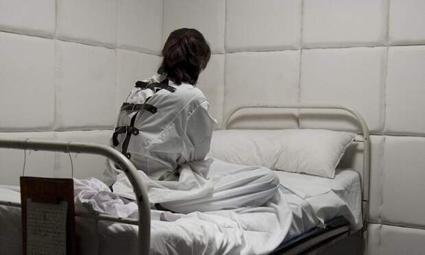 Гавкал, выл на луну, пытался покончить с собой: 5 российских артистов, страдавших от психических расстройств