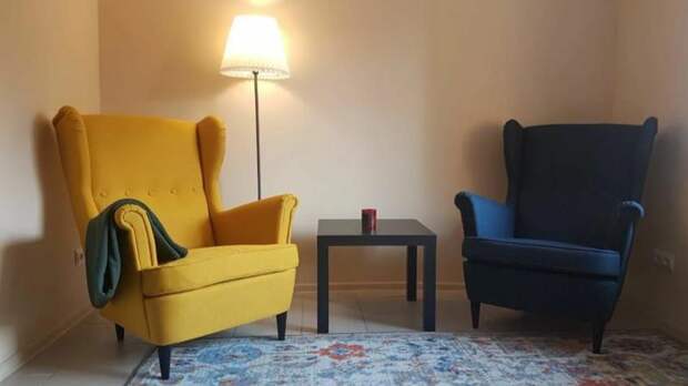 В Выборге врач-психотерапевт во время сеанса домогался 17-летней девушки