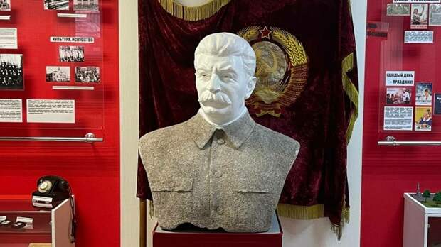 На призыв духа Сталина в Барнауле хотят попасть очень много зрителей