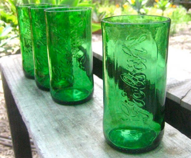 Стаканы из разных бутылок