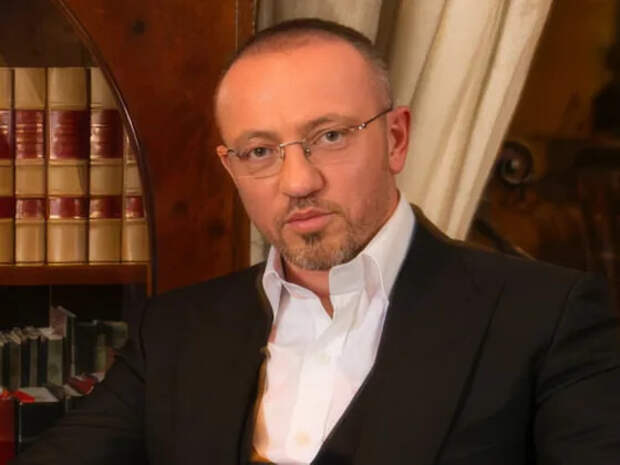СМИ: создатель первого в ОАЭ мессенджера Исаев объявлен в розыск за организацию серии убийств в Москве