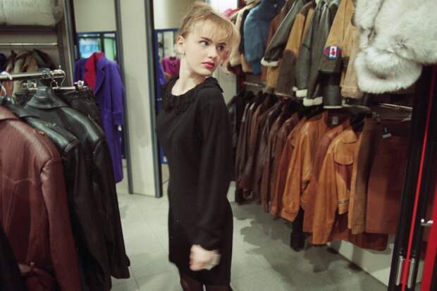 1992. 30 января. Анна Веселова и ее парень собираются открыть магазин высококлассной одежды. Супруги уже вложили 900 000 руб