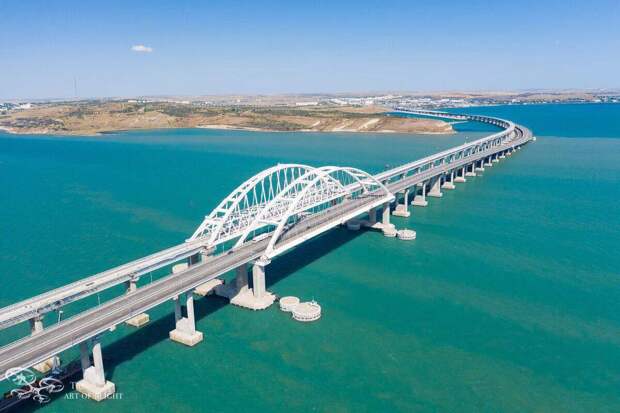 Украинский генерал угрожает уничтожить Крымский мост в течение лета