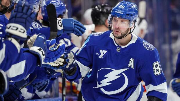 Кучеров вышел в лидеры гонки российских снайперов сезона НХЛ, сравнявшись с Капризовым