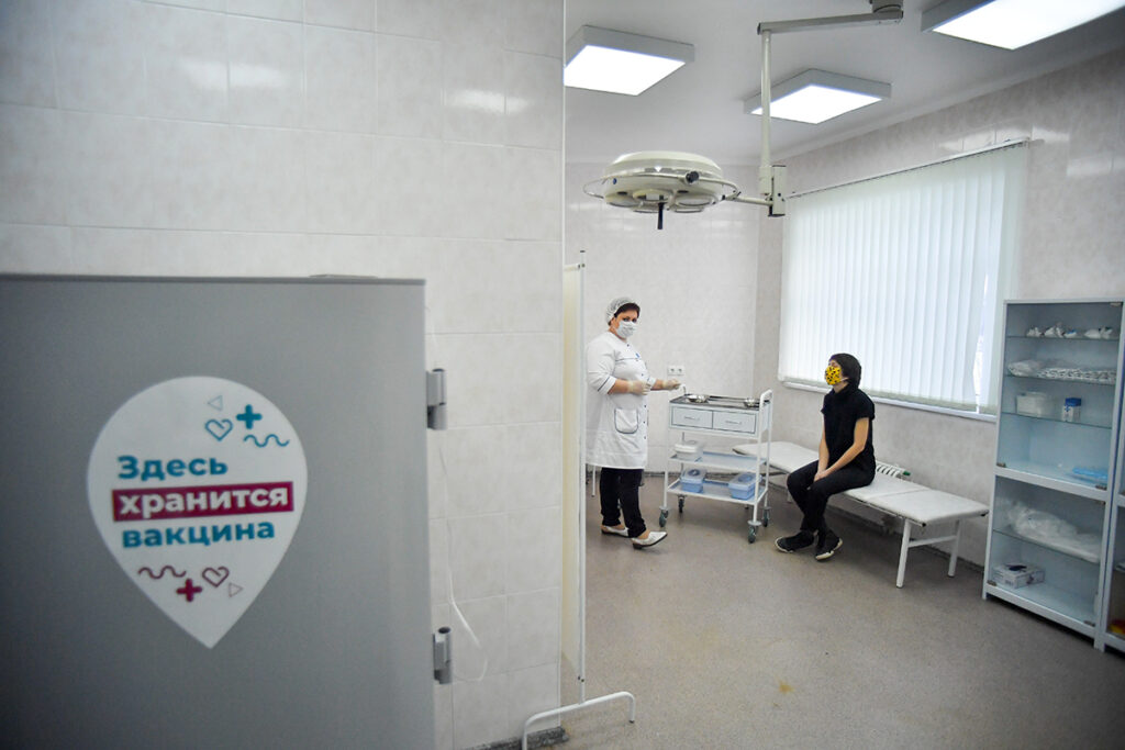 Каждому девятому россиянину отказали в работе из-за прививки