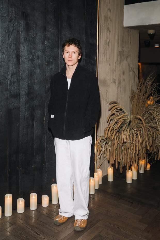 Ужин при свечах: Лянка Грыу, Ольга Сутулова и Владимир Канухин