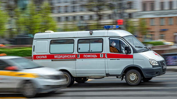 Очевидцы: Водитель сбил двух пешеходов в Зеленограде