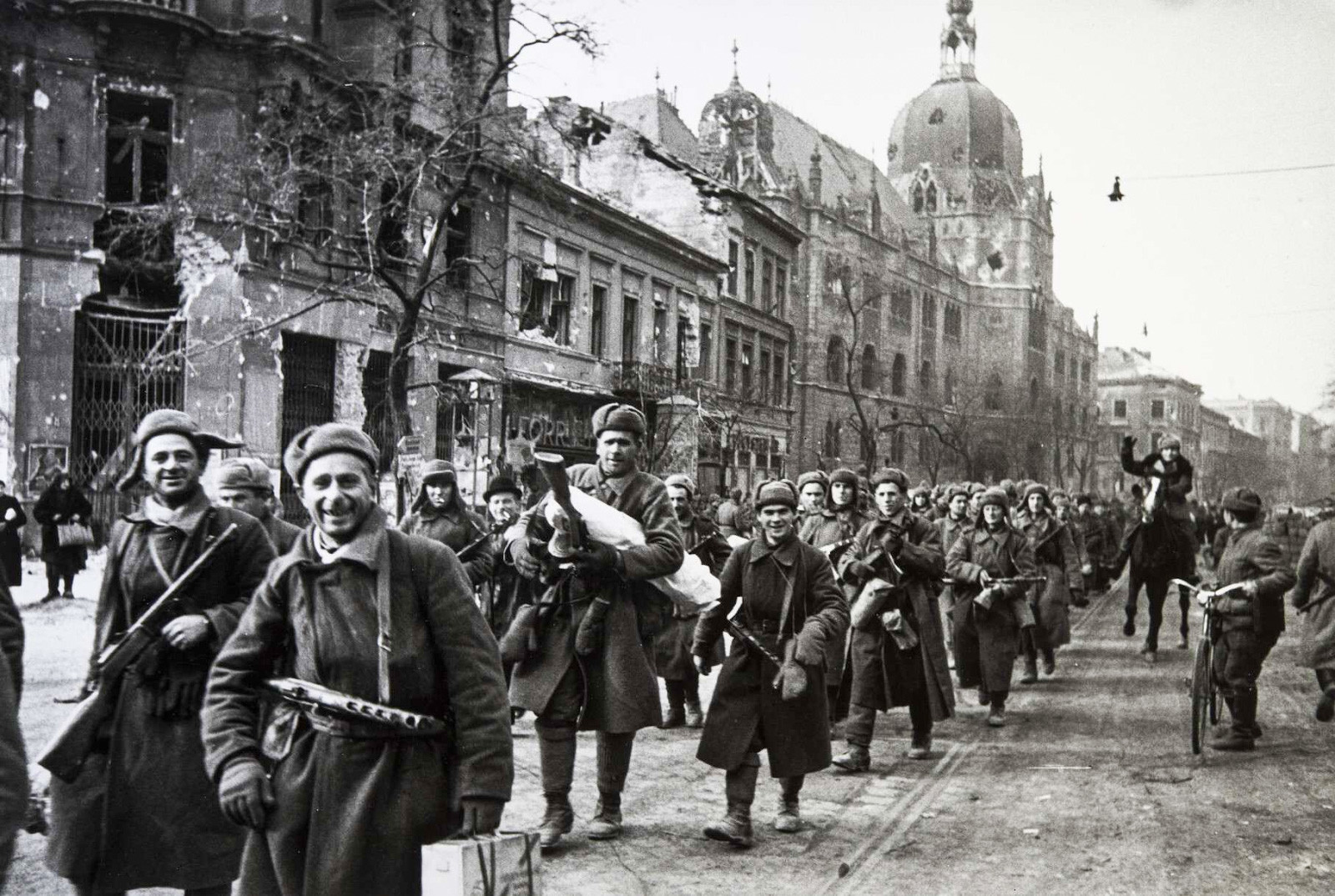 Освобожденная Европа глазами советских фотографов