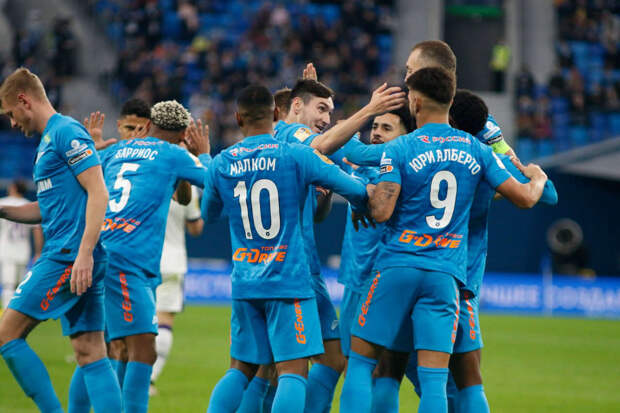 Сантос, Малком, Клаудиньо и Алберто останутся на следующий сезон в «Зените»