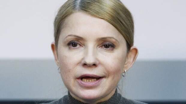 http://www.ntv.ru/novosti/910236/ Юлия Тимошенко настаивает на немедленном введении режима ЧП на Украине, чтобы иметь возможность «осуществлять военное противодействие войне, которую объявила Россия». Требование Оранжевой Принцессы пока не получило отклика в Верховной раде: согласно закону, во время чрезвычайного положения нельзя проводить президентские выборы, а они назначены на 25 мая. Однако Тимошенко это не останавливает — она уверена, что для урегулирования ситуации на Украине необходимо применение военной силы против отрядов самообороны. Фото: ИТАР-ТАСС