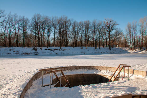 Врач Уланкина: купание в проруби особенно опасно для курильщиков