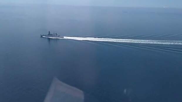 Минобороны РФ опубликовало видео инцидента с эсминцем ВМС Британии в Черном море
