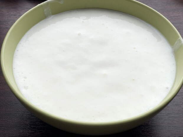 Осталось много кефира и вот решила приготовить тортик. Вышло отлично, очень вкусно и по-домашнему