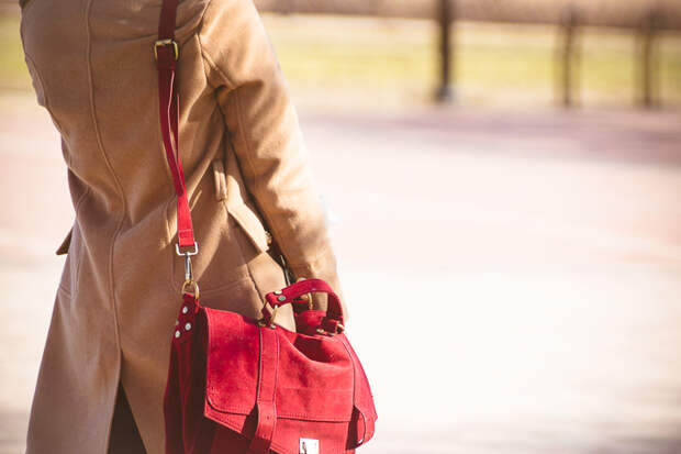 Olga choi fashion blogger myblondegal South Korea smart casual elegant Oasap beige khaki military coat Converse low sneakers Ann Taylor pants Kooding sweater H&M plaid check scarf-07120