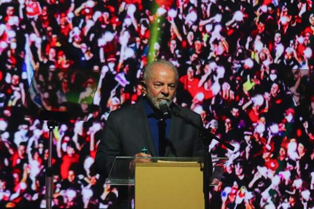 Лула или Болсонару: Бразилия выбирает нового президента