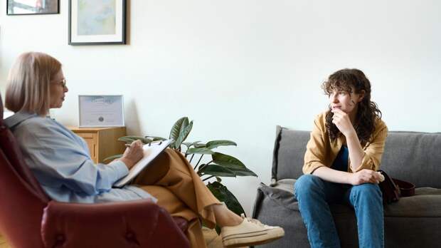 Позитивная психотерапия: что это такое и почему ее путают с другими «позитивными» методами