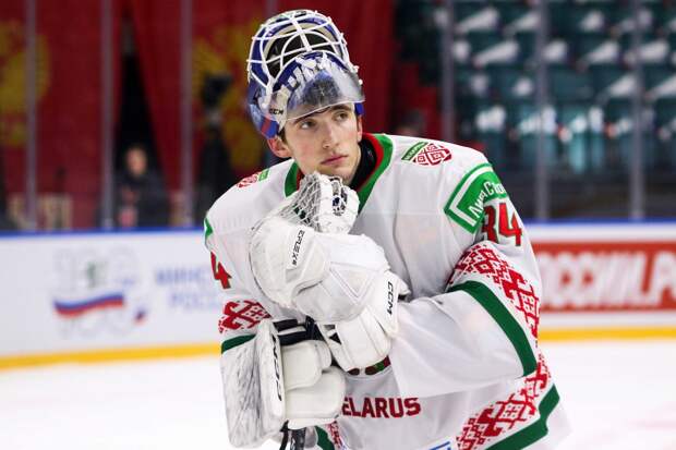 Клуб НХЛ подписал контракт с вратарем СКА