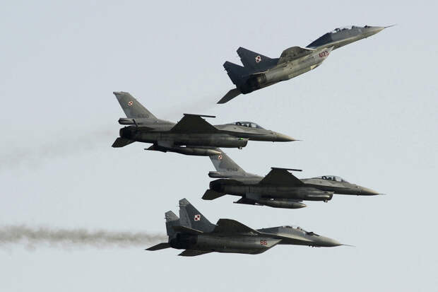 Польские ВВС подняли в воздух истребители из-за активности ВКС России