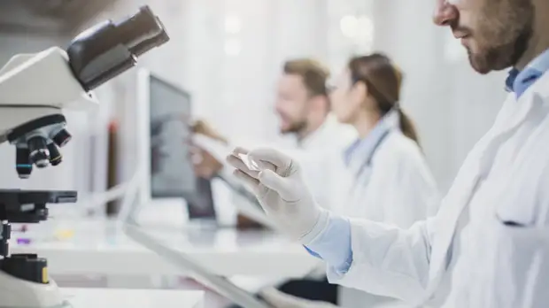 Семейный врач Добровольский назвал распространённые факторы развития онкологии